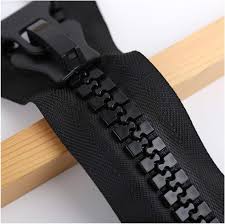[UPLFM-0486] Plastic Zippers